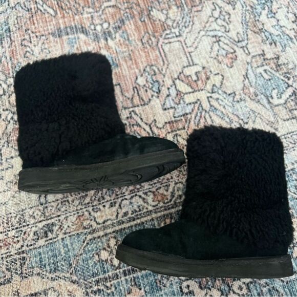 UGG Patten 1006794 Black Suede Shearling Women’s Boots Size 7 - Picture 9 of 12